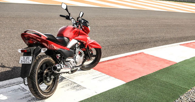 Suzuki Inazuma 250 Rear View