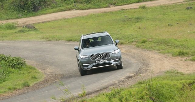 Volvo XC90 Front View