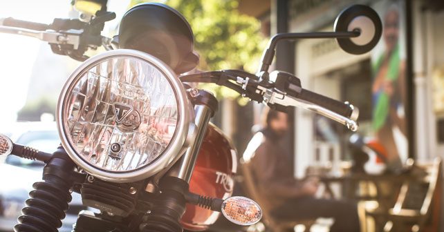 2016 Triumph Street Twin Headlight