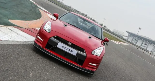 Nissan GT R Front View