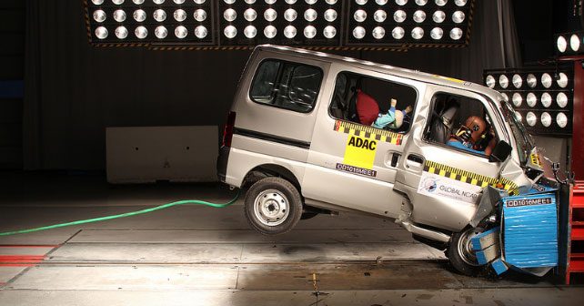 maruti suzuki eeco crash test