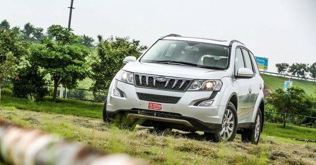 mahindra xuv500 front view low angle