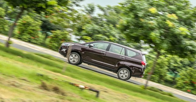 new toyota innova side profile