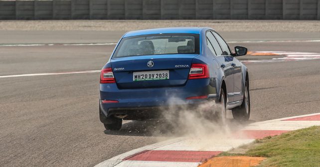 skoda octavia rear view motion