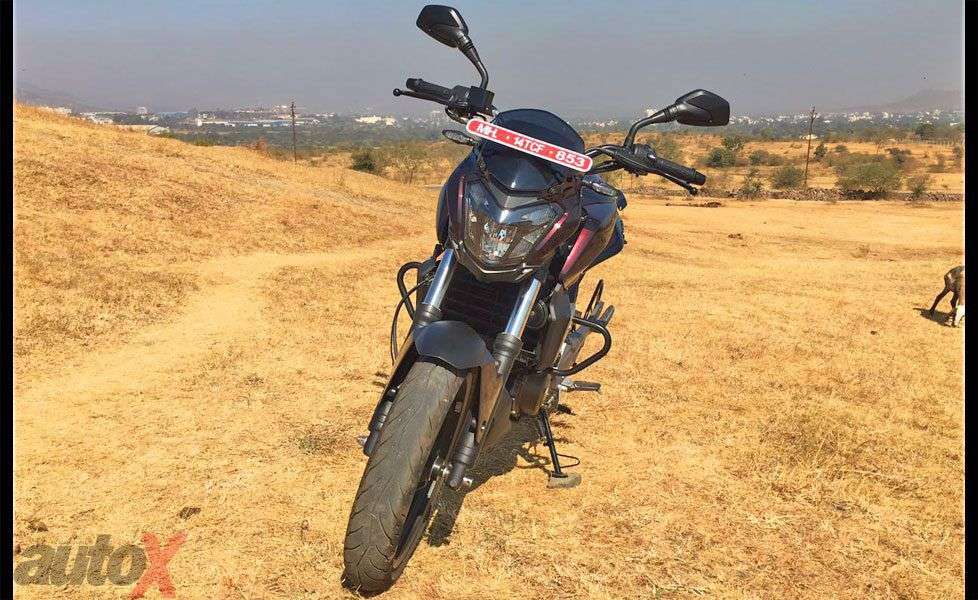 bajaj dominar 400 image front
