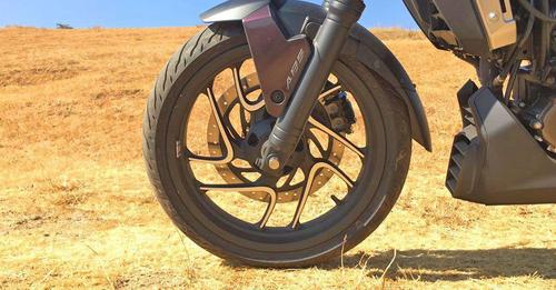 bajaj dominar 400 image front wheel