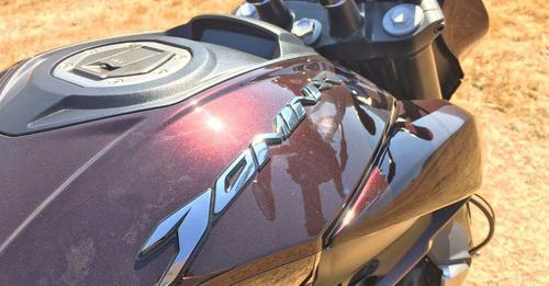 bajaj dominar 400 image fuel tank