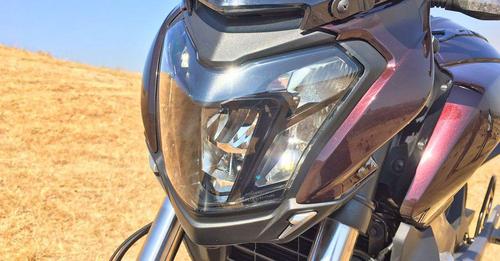 bajaj dominar 400 image headlamp