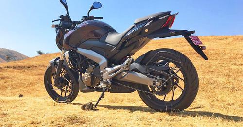 bajaj dominar 400 image rear three quarter