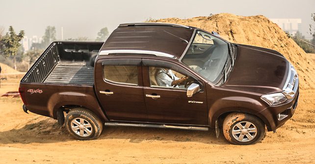 isuzu d max v cross action