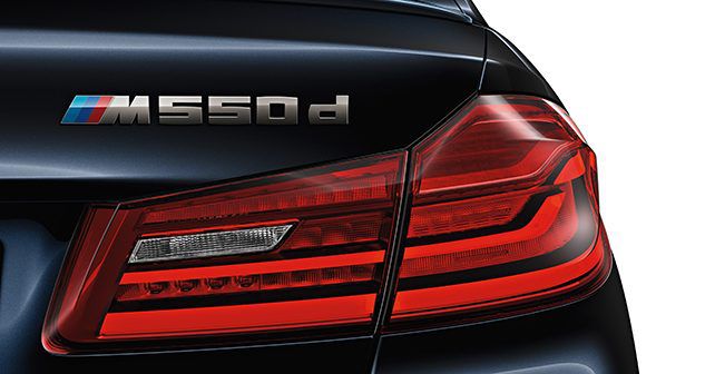 2017 BMW M550d xDrive Badge Tail Lamp