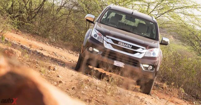 2017 Isuzu MU-X Front