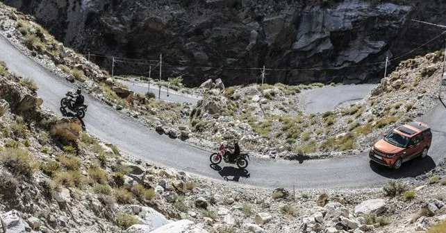 Land Rover Discovery and Trimph Tiger and Honda Africa Twin Travelogue Pic22