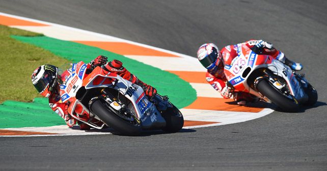 Lorenzo vs Dovizioso Valencia 2017