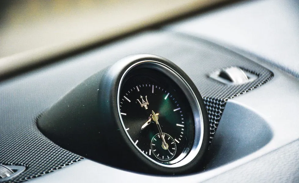 Maserati Levante image Diesel dashboard clock gal