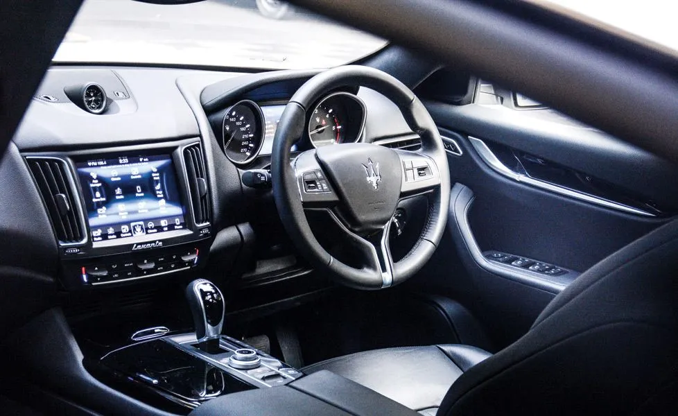 Maserati Levante image Diesel interior gal