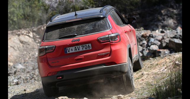 Jeep CompassTrailhawk action21