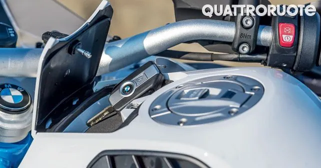 BMW R 1200 GS fuel tanks