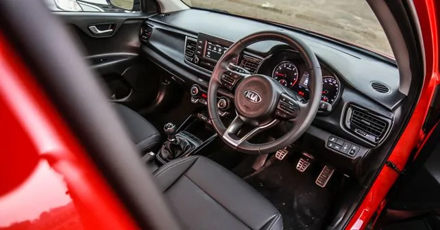 kia rio interior 2