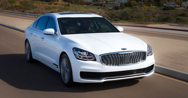 2018 Kia K900 Front Three Quarter