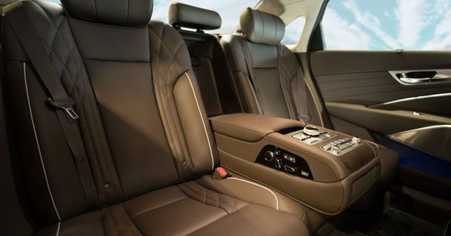 2018 Kia K900 Rear Seat
