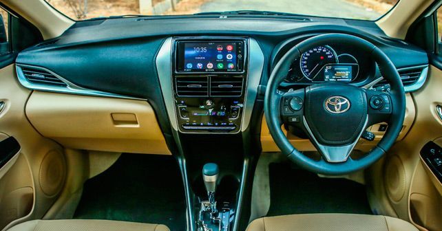 toyota yaris interior