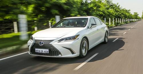 Lexus ES 300h India Review4