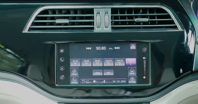 Mahindra Marazzo Interior Detail Media Screen