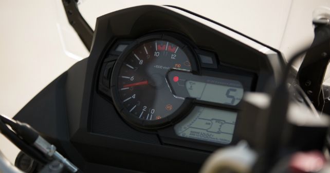 Suzuki V-Strom 650 XT Instrument Cluster