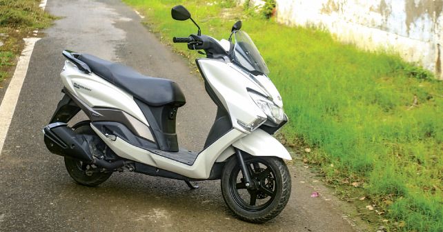 Suzuki Burgman Street 125 Front Three Quarter2