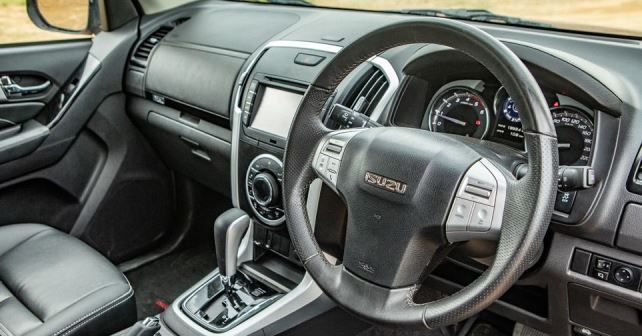 Isuzu MUX Cabin