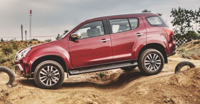 Isuzu MUX Off Roading