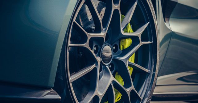 Aston Martin Vantage AMR Carbon Ceramic brakes 