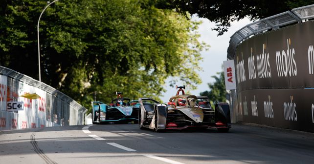 Mitch Evans chasing down Jean Eric Vergne  in the 2019 Swiss EPrix