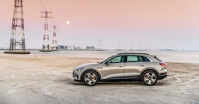 Audi e-tron Side View static