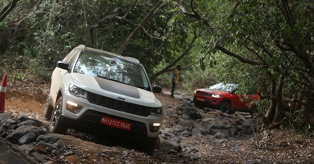 2019 Jeep Compass Trailhawk Front View