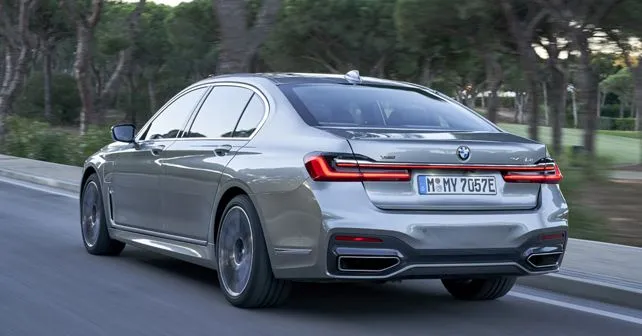 BMW 745Le Rear Dynamic