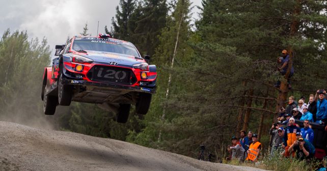 Andreas Mikkelsen HMSG Rally Finland