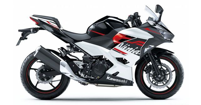 2020 Kawasaki Ninja 400 Pearl Blizzard White and Metallic Spark Black