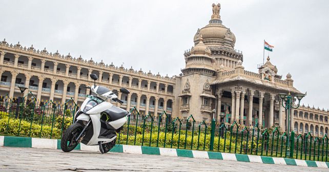 Ather 450 Front Three Quarters