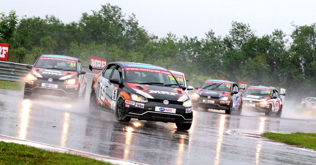 Hyderabad S Jeet Jhabakh No 5 In Action While Winning Race 2 In VW Ameo Class Aug 18 