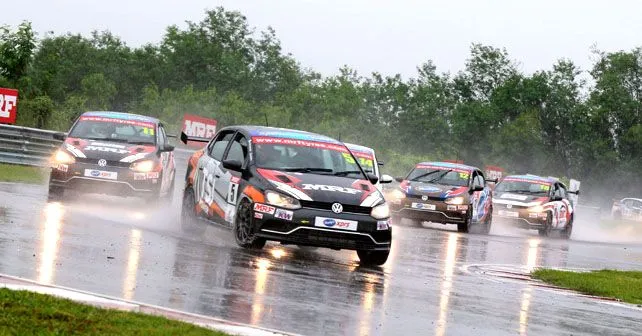 Hyderabad S Jeet Jhabakh No 5 In Action While Winning Race 2 In VW Ameo Class Aug 18 