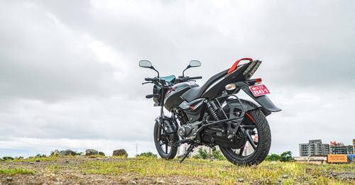 Bajaj Pulsar 125 Image Rear Quarter Static