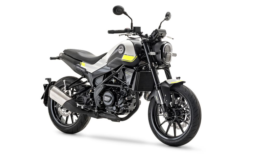 Benelli Leoncino 250 Front Quarter White