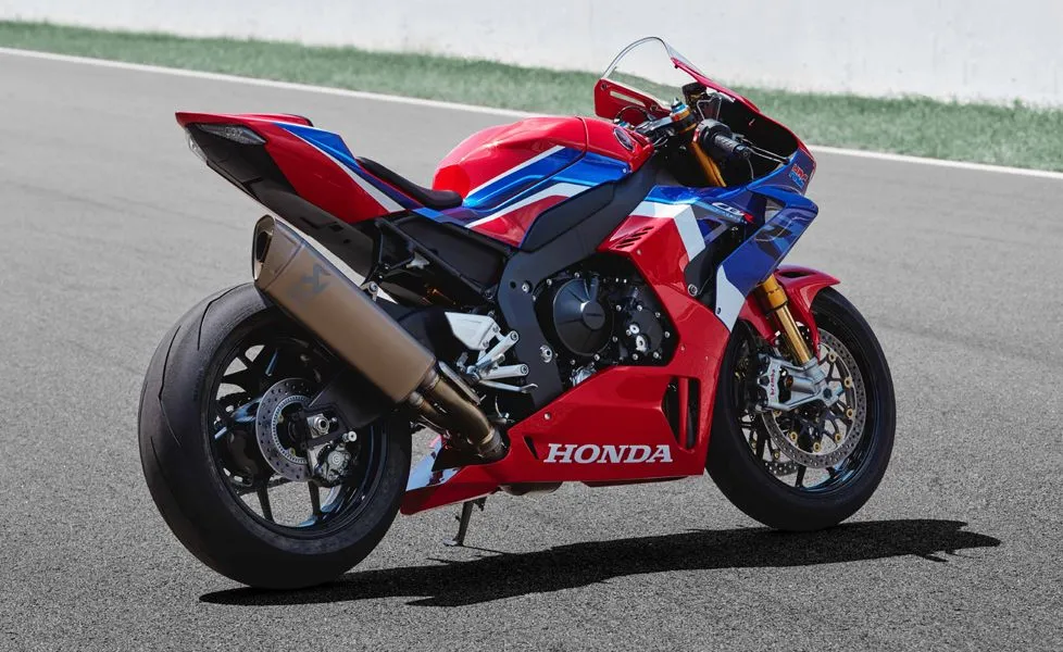 2020 Honda CBR1000RR-R Fireblade SP Rear Quarter