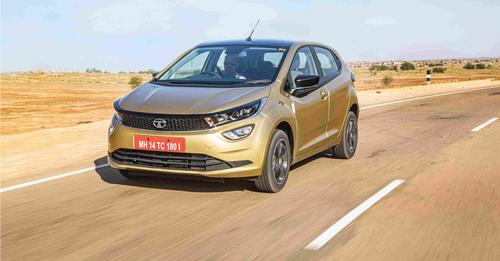 Tata Altroz image in action front three quarter 
