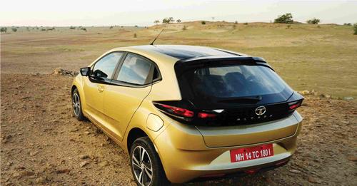 Tata Altroz image static rear three quarter 