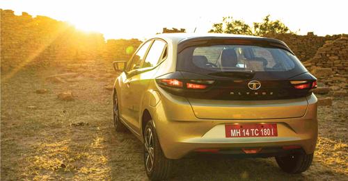 Tata Altroz image static rear three quarter