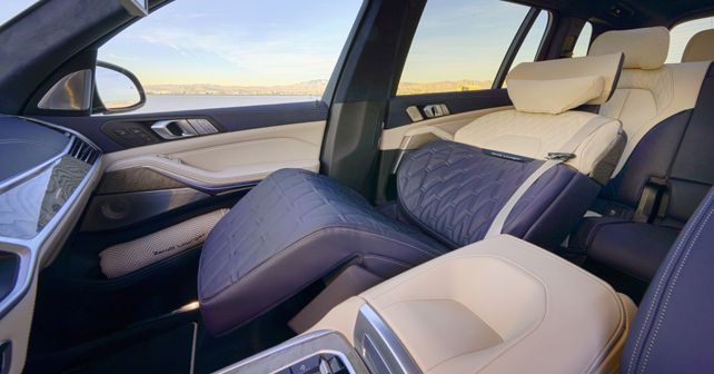 BMW X7 ZeroG Lounger