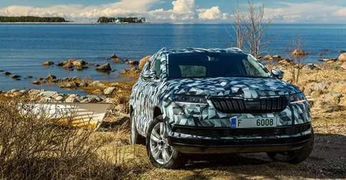 Skoda Karoq SUV Front Teaser Testing Image 500x2611